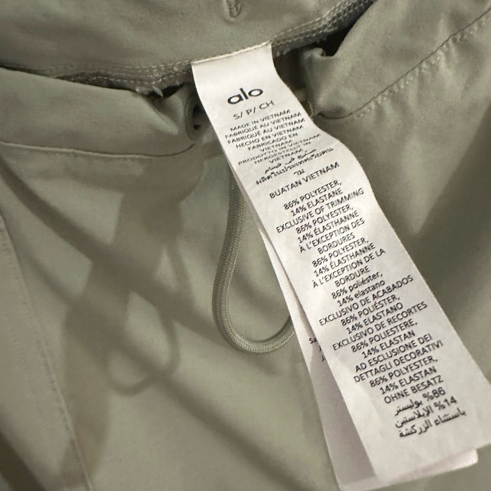 ALO Yoga Limestone Green Cargo Wide-Leg Pants - Picture 10 of 12